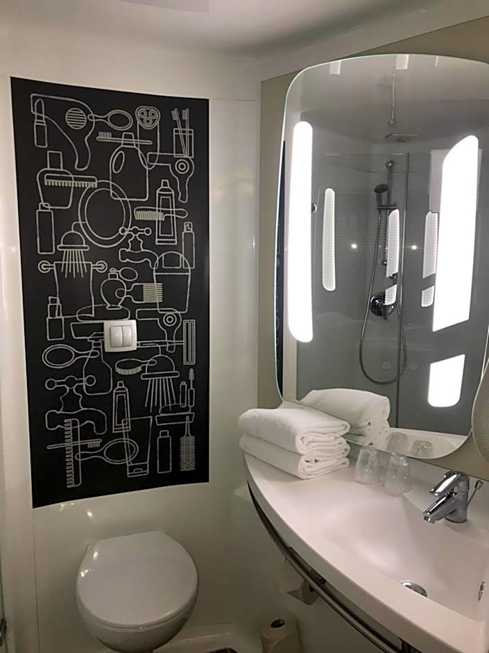 ibis Lyon Caluire Cite Internationale