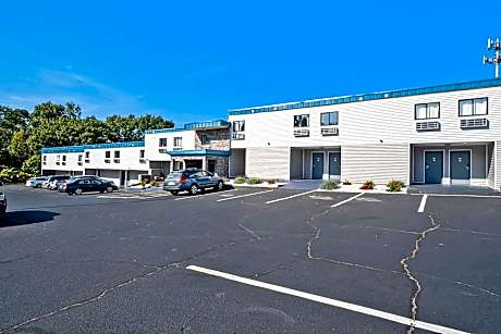 Days Inn by Wyndham Moosic
