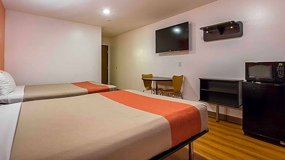 Motel 6-Marshalltown, IA