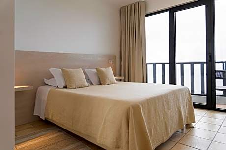 Double Room with Sea View - Ground Floor