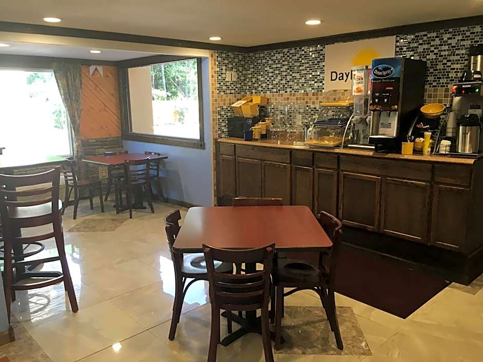 Days Inn by Wyndham Lavonia