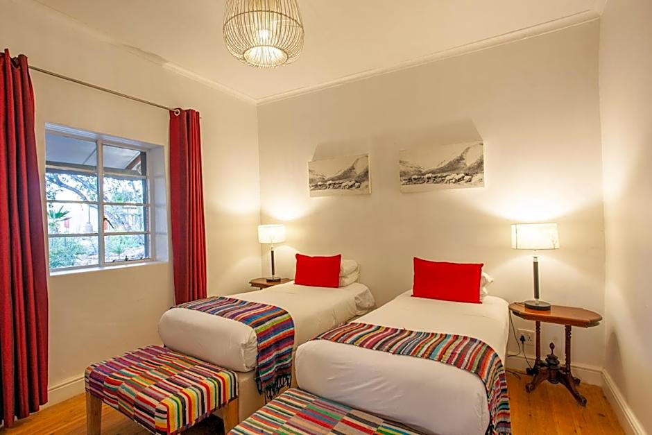 Inverdoorn Game Reserve Lodge