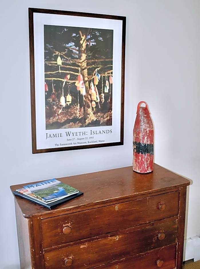 East Wind Inn & Suites