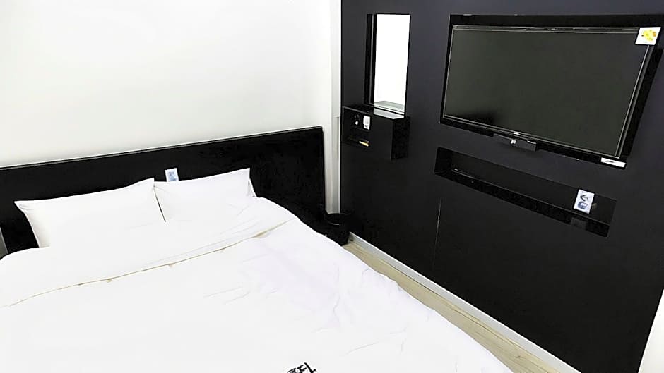 Ekonomy Hotel Gumi