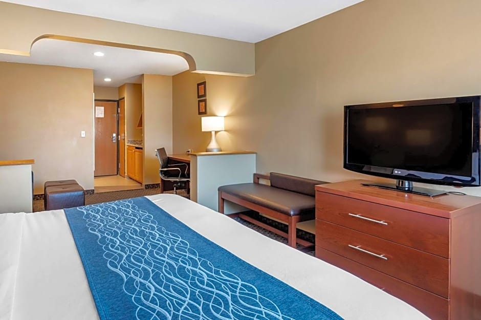 Comfort Inn & Suites Napoleon