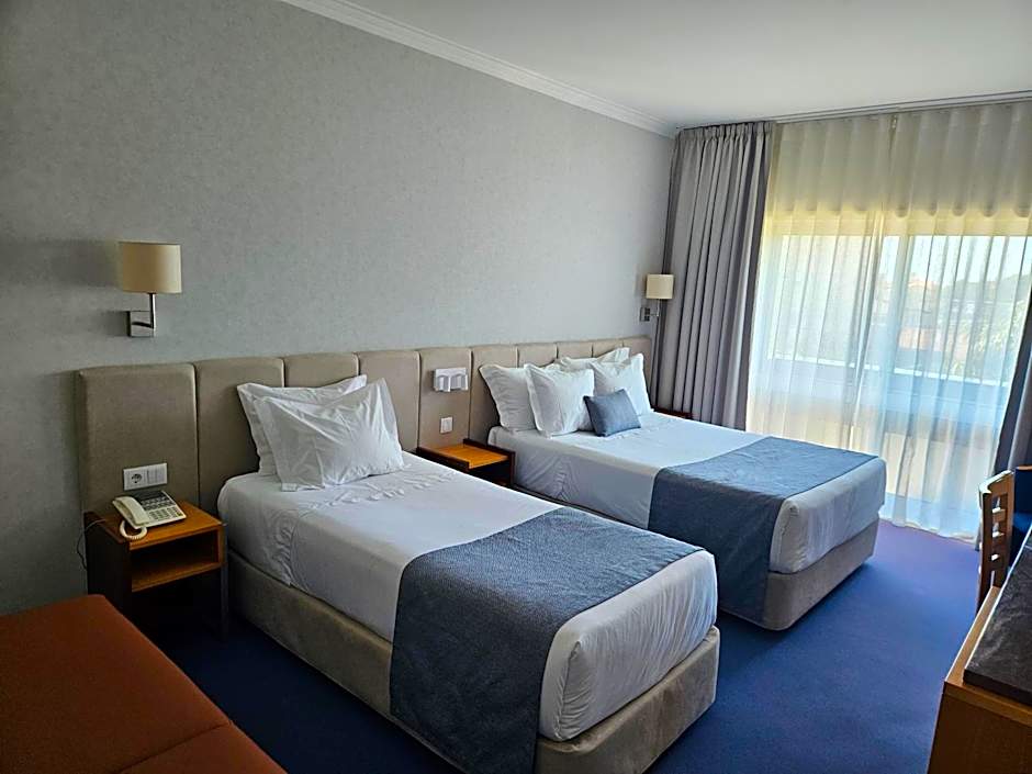 Hotel Feira Pedra Bela