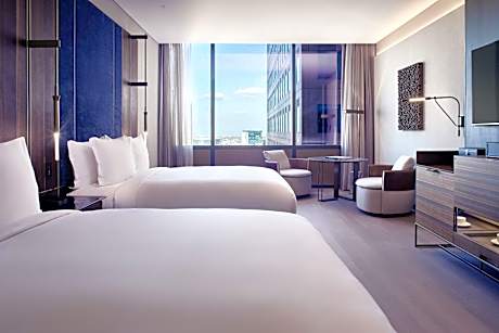 Deluxe Guest room with 2 Queen, City view