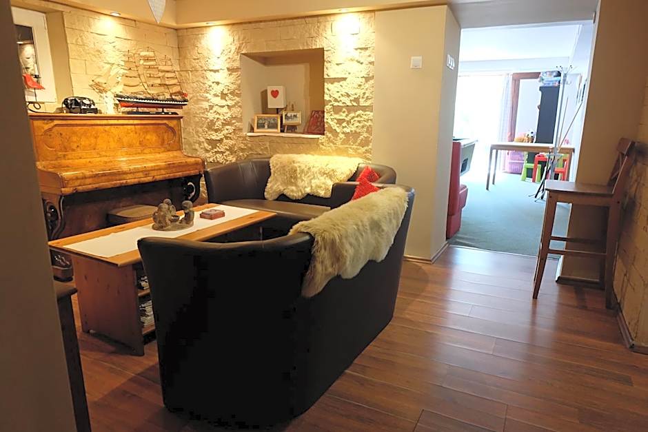 Willa Pod Aniołem - Pokoje Gościnne & Apartamenty z widokiem na góry