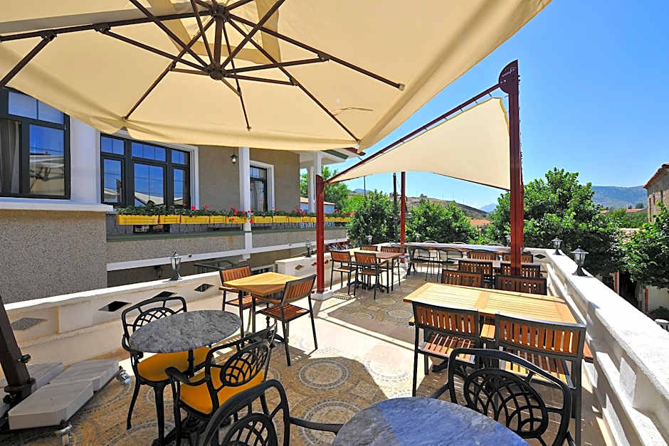 Petrino Gokceada Hotel Kitchen