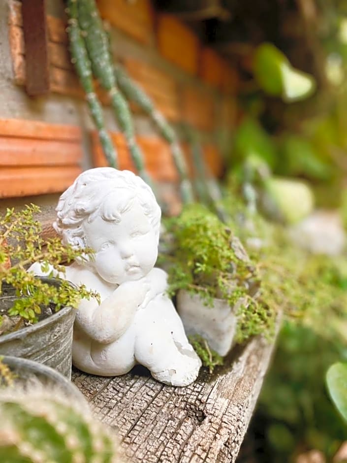 Hug Sakhonnakhon Hotel