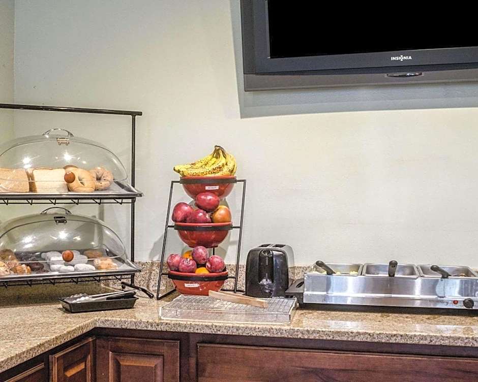 Econo Lodge Lawrence near University