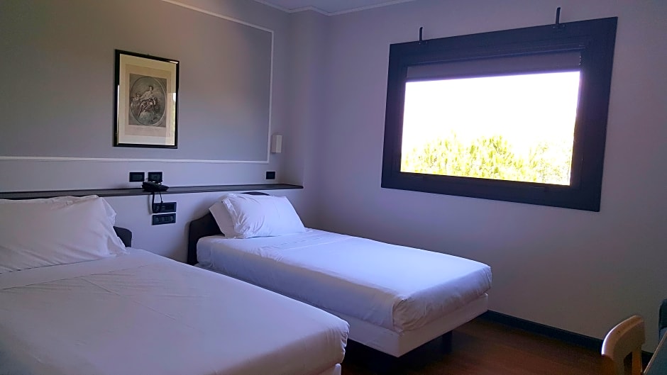 Photo 1 of 4 of Deluxe 2 Beds