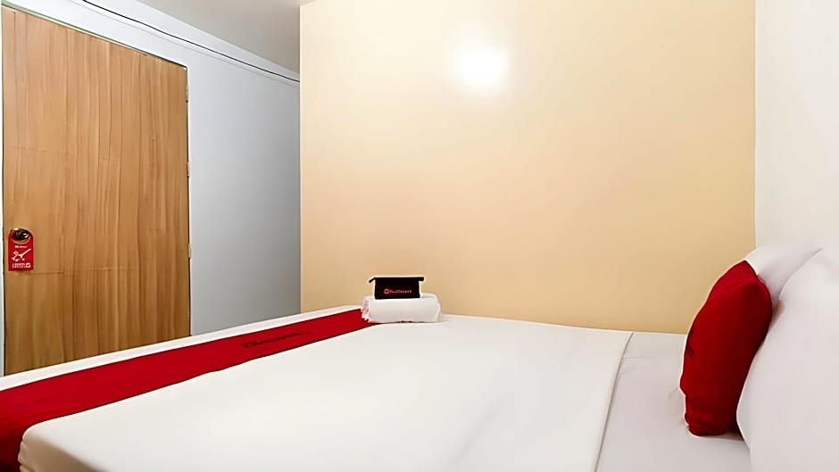 RedDoorz near Mariners Legazpi