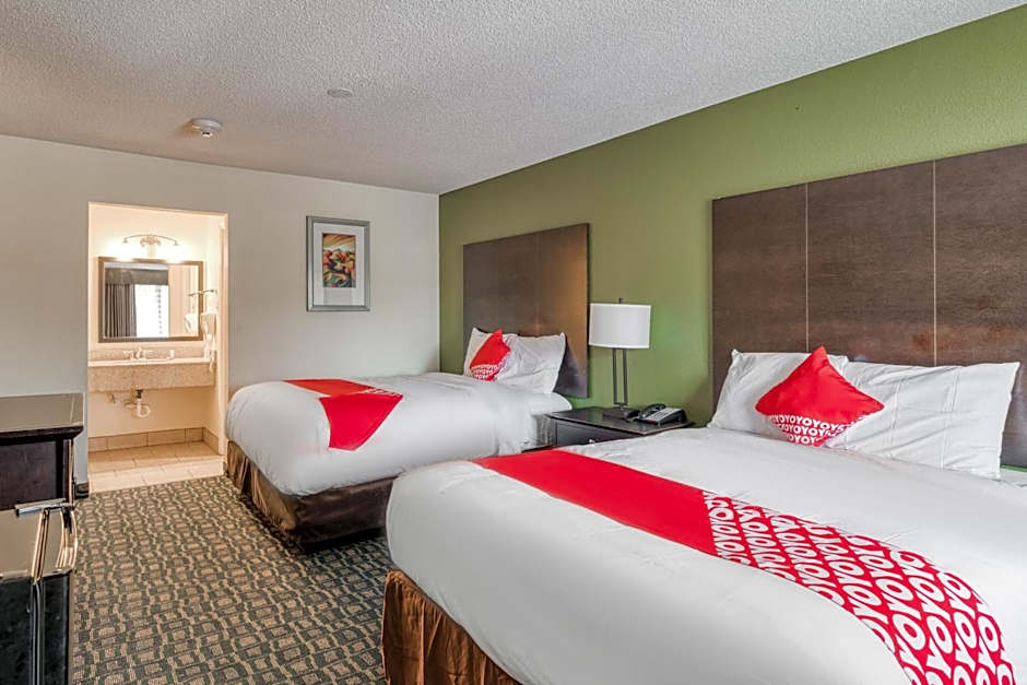 OYO Hotel Rosenberg TX I-69