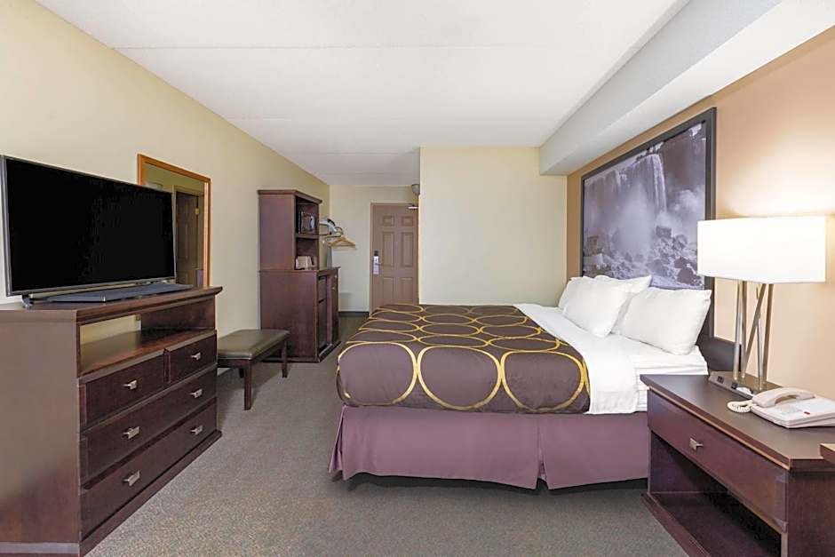 Super 8 by Wyndham Niagara Falls by the Falls
