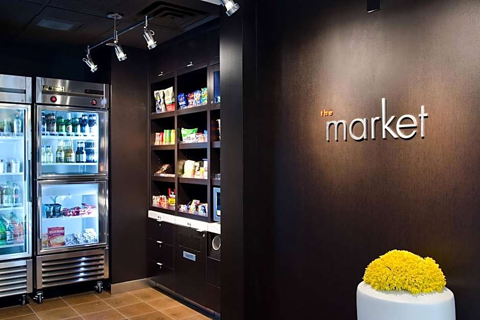 Courtyard by Marriott St. Louis Westport Plaza