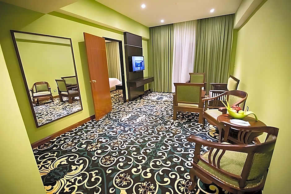 Mudzaffar Hotel