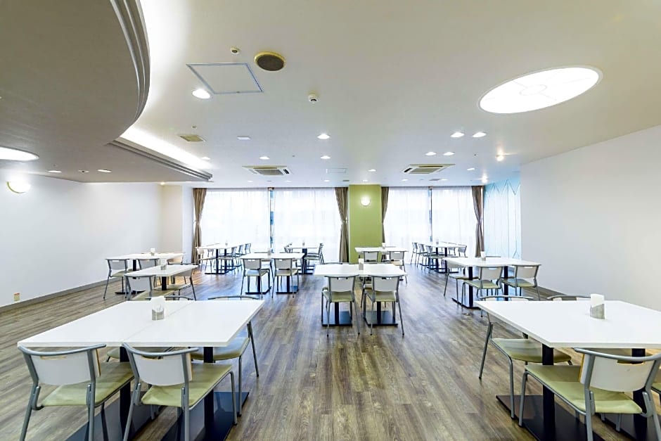 SureStay Plus Hotel by Best Western Shin-Osaka
