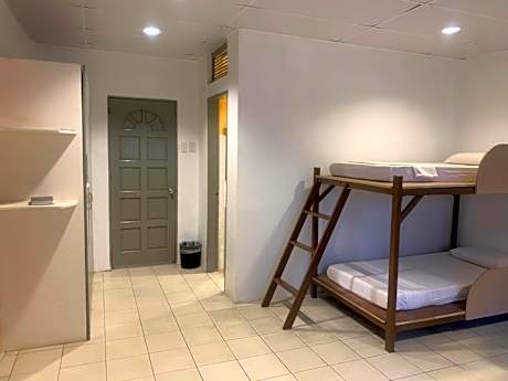 Bed in 4-Bed Mixed Dormitory Room