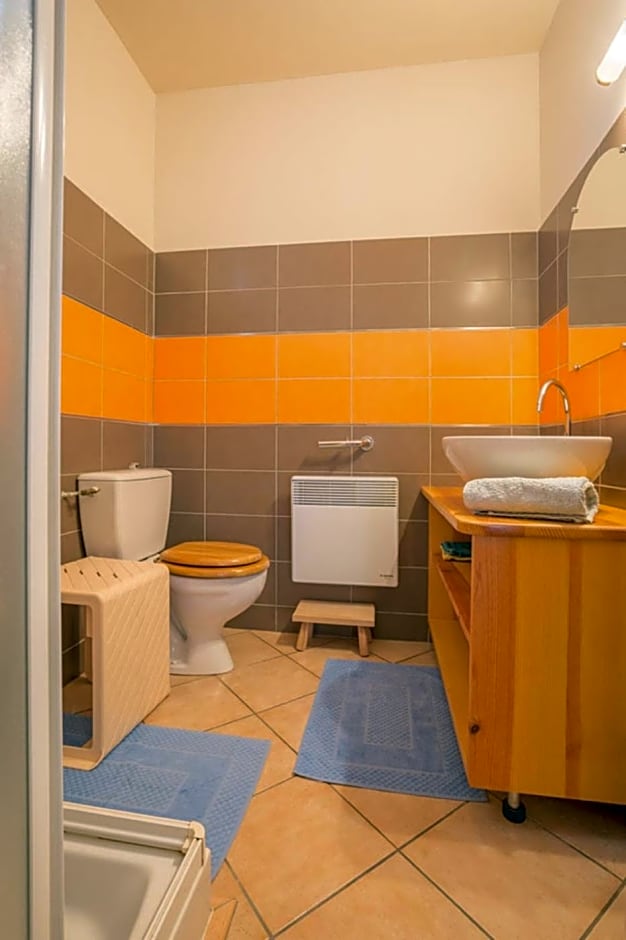 Gîte de groupe 15 à 19p, parc, salle de réception - CHAMBRES D'HOTES en semaine