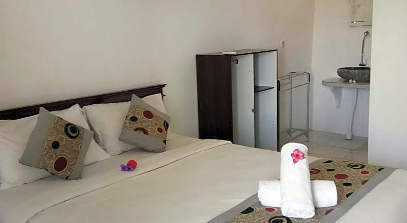 Reynold Artha Guest House RedPartner