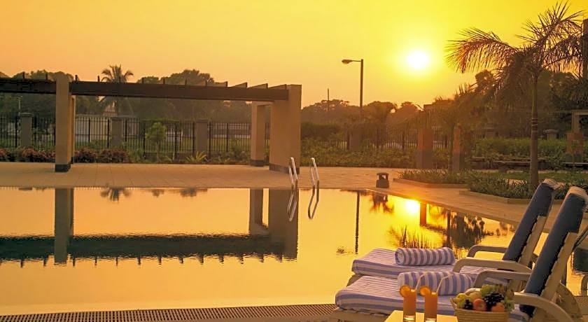 Radisson Blu Dhaka Water Garden