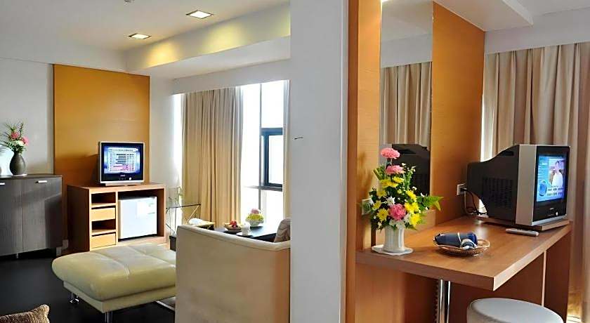 Mayflower Grande Hotel