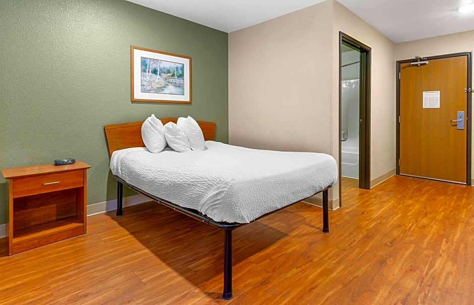 Extended Stay America Select Suites - Wilmington - West