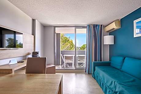 One Bedroom Cabin - Sleeps 6