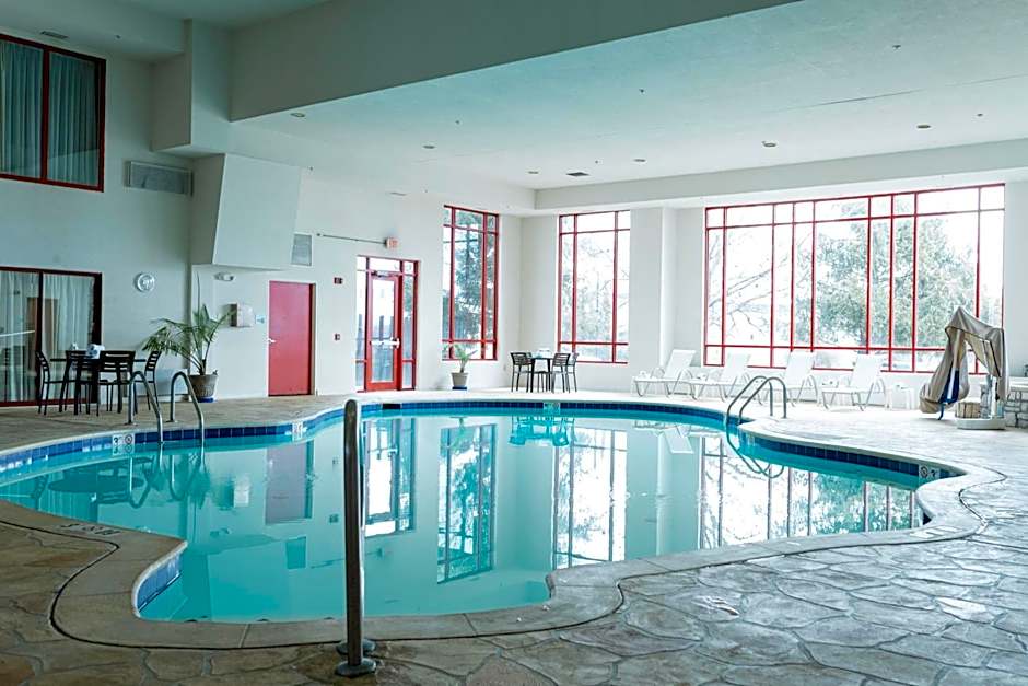 Holiday Inn Express & Suites - Olathe North By IHG