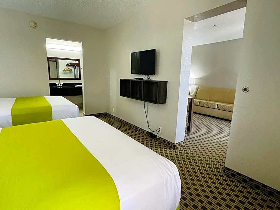Days Inn by Wyndham Irving Grapevine DFW Airport North