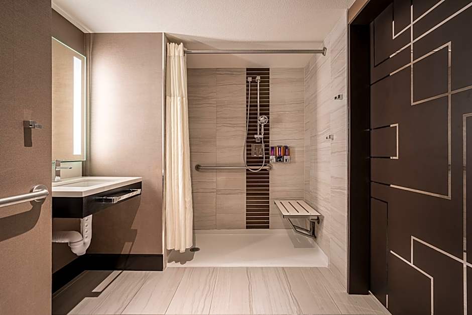 Photo 1 of 3 of Valley Deluxe 1 King Bed, Accessible, Roll in Shower