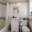 Bay Ridge ApartHotel