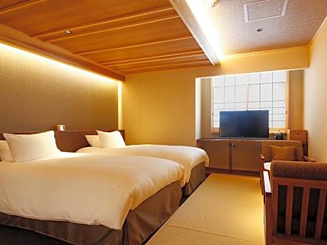 Moderate Twin Room D - Non-Smoking (3rd-4th Floor)