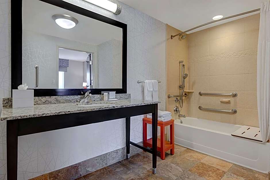 Hampton Inn By Hilton And Suites Seattle Federal Way