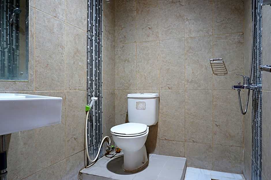 RedDoorz near Kemang Square