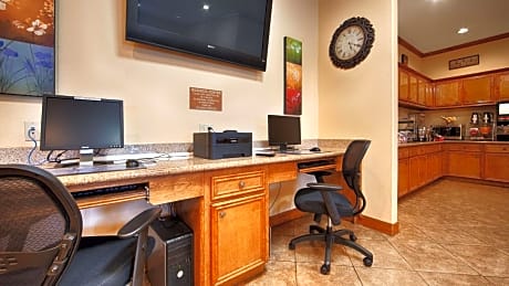 SCHULENBURG INN & SUITES
