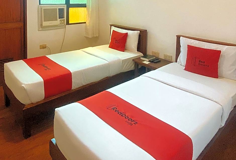 RedDoorz Plus at Balai Sofia Bed & Breakfast Batangas
