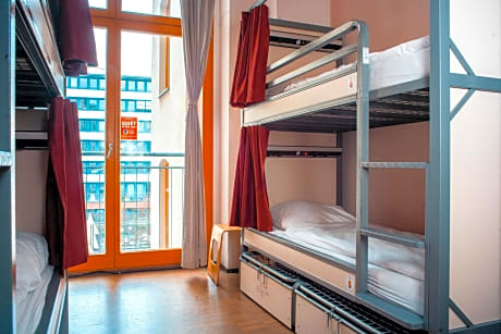 Bed in 4-Bed Dormitory Room with Private Bathroom