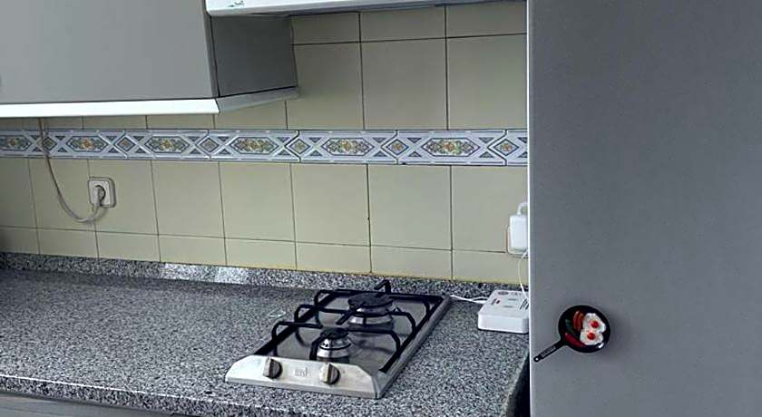 GRAN VIA VALVERDE Apartaments & ROOMS PARKING