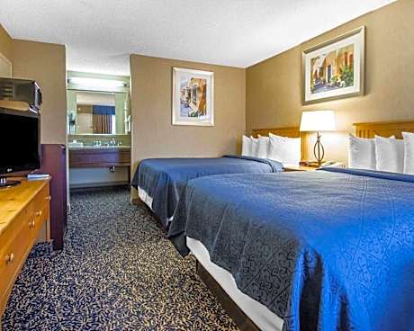 Queen Room with Two Queen Beds - Non-Smoking