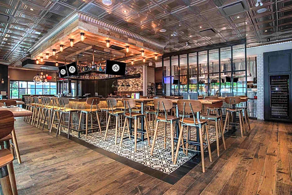 Sandman Signature Kamloops Hotel