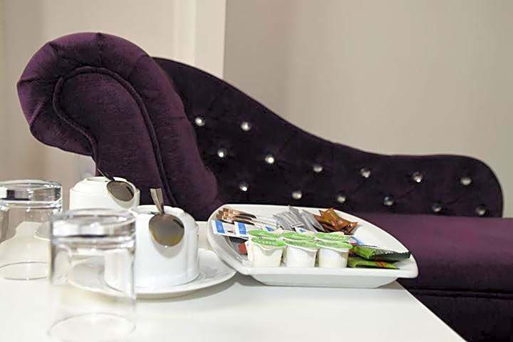 Harry's Hotel & Restaurant