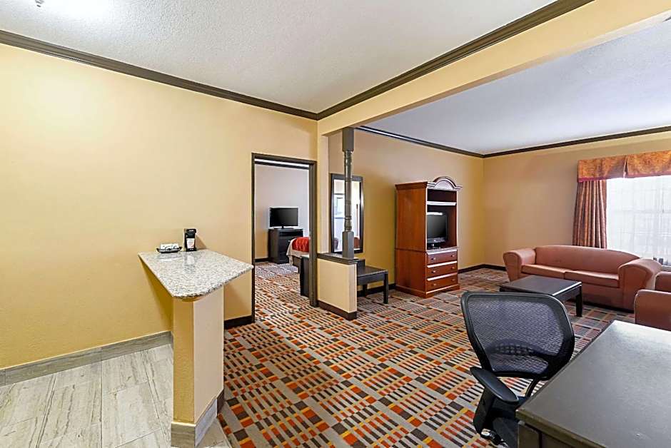 Quality Inn & Suites Lubbock South