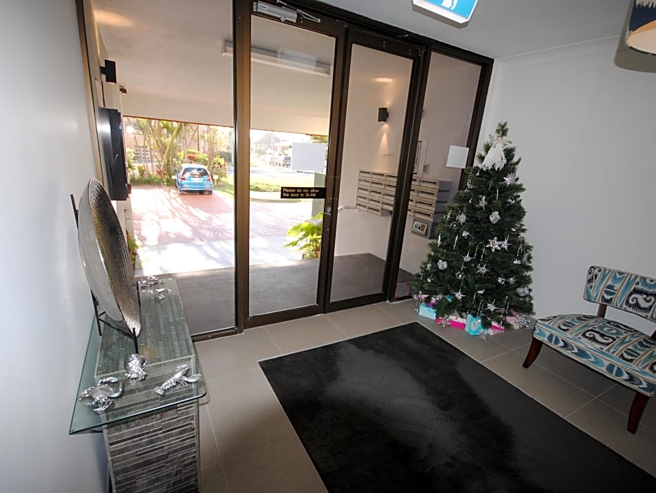 Albatross North Apartments