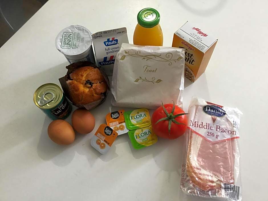 Majestic Oasis Apartments