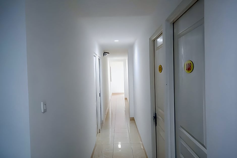 RedDoorz near Mall Ratu Indah 3