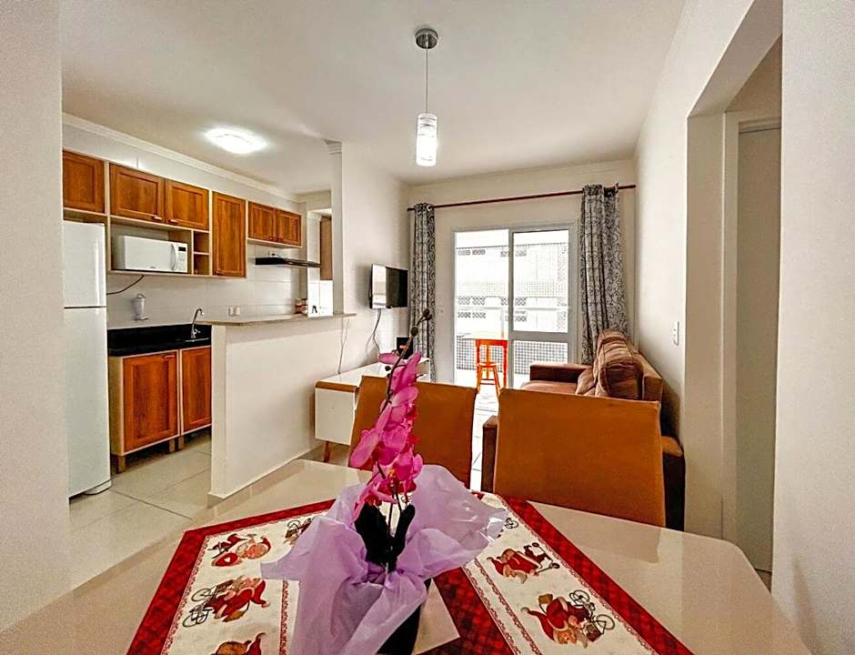 Apto com WiFi a 220m da Praia da Guilhermina SP