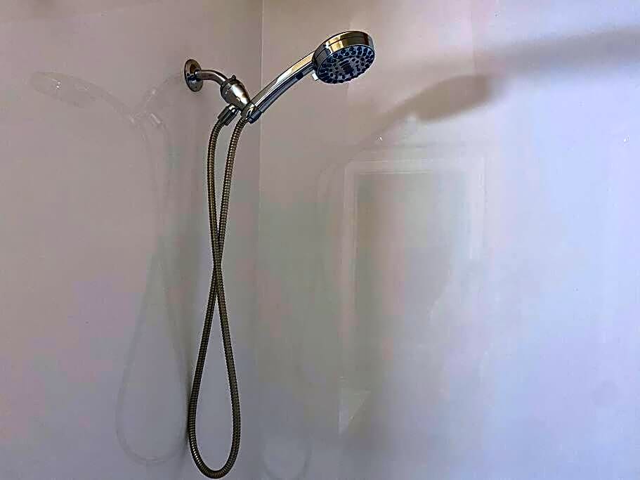 Large Townhouse, Lower Floor with AC, City Center