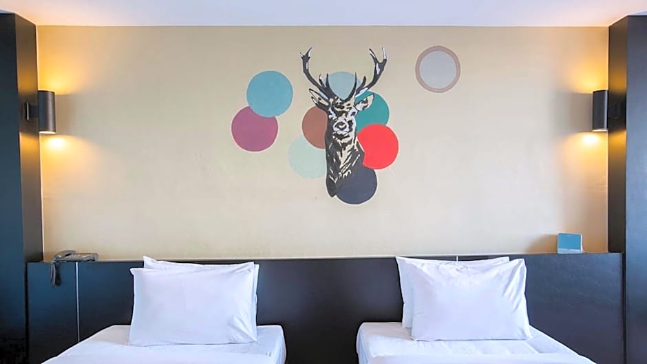 Pentahug Hotel